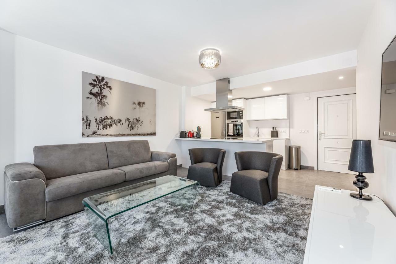 By Riva - Luxurious, Exclusive 2 Bedroom Apt Inside Puerto Banus Марбелья Екстер'єр фото